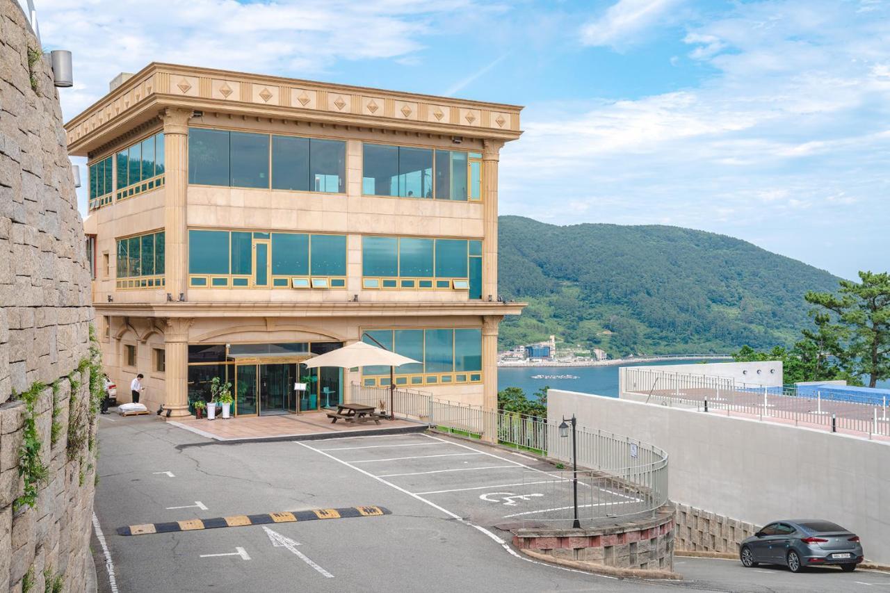 Hotel Sang Sang & Private Sang Sang Pool Villa Geoje Extérieur photo