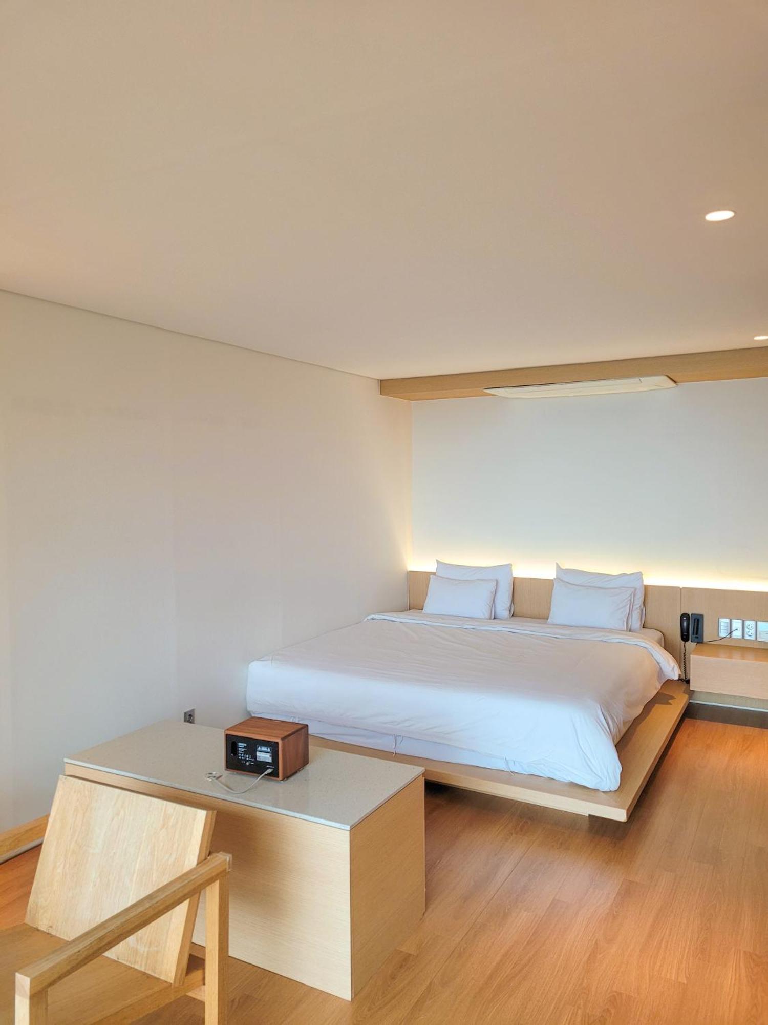 Hotel Sang Sang & Private Sang Sang Pool Villa Geoje Extérieur photo