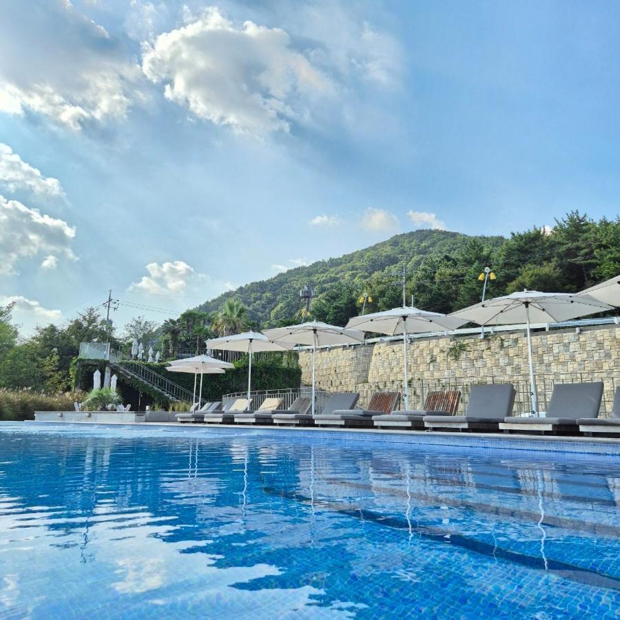 Hotel Sang Sang & Private Sang Sang Pool Villa Geoje Extérieur photo